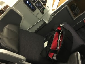 You can get the width of this seat by the messenger bag sitting across the seat.